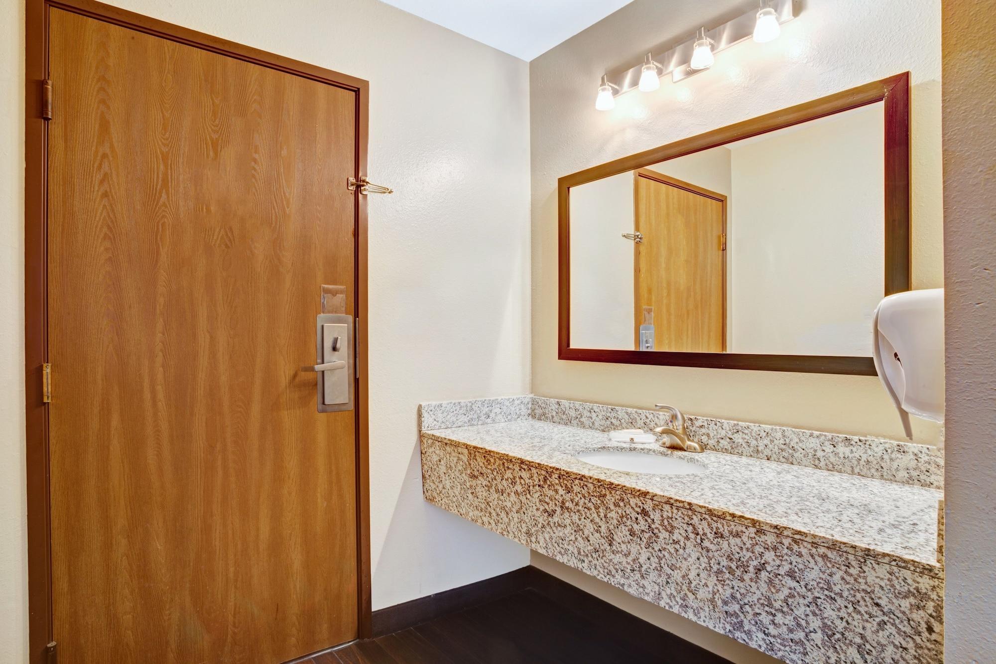 Super 8 By Wyndham Louisville Airport Ngoại thất bức ảnh