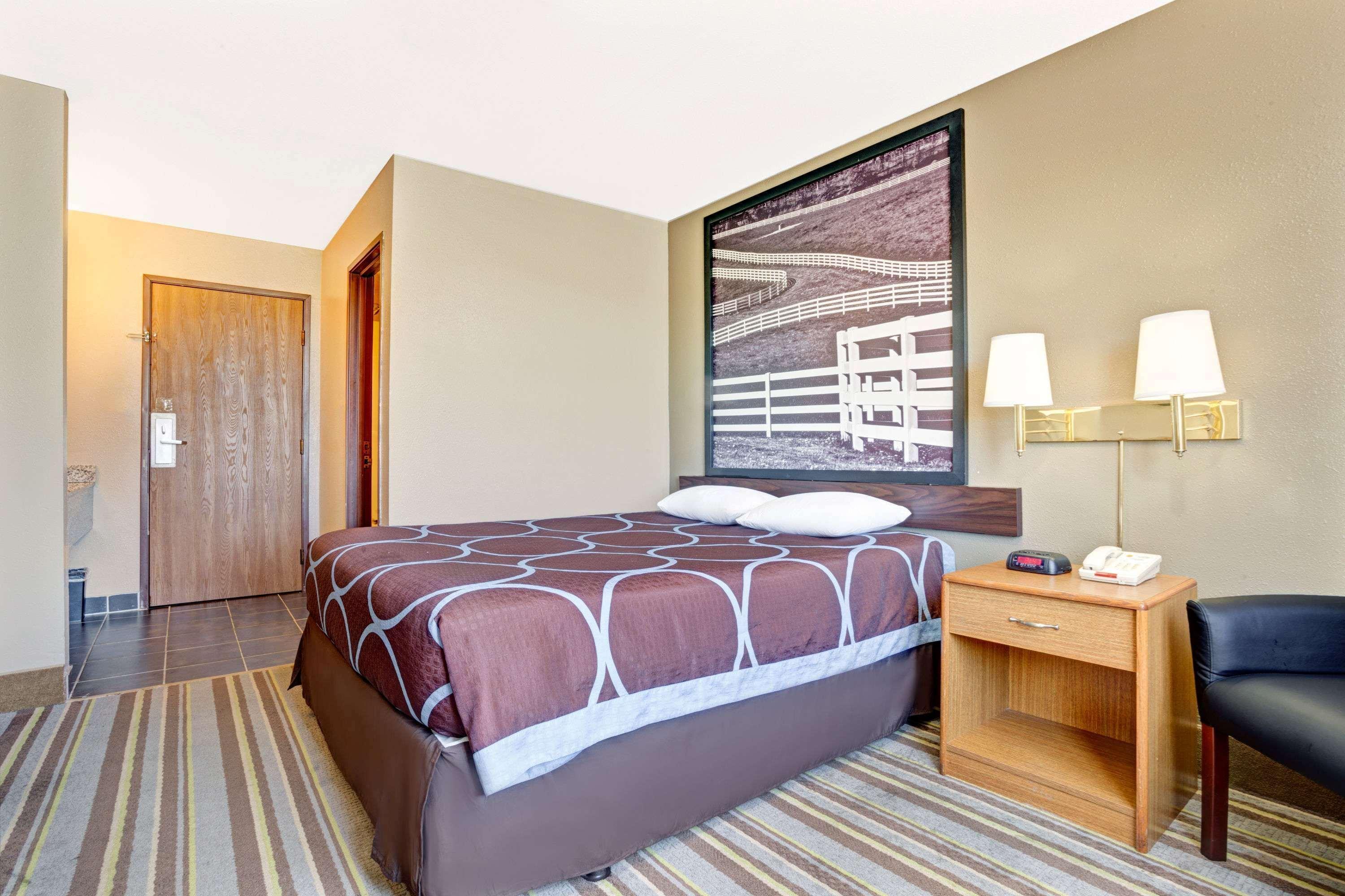 Super 8 By Wyndham Louisville Airport Ngoại thất bức ảnh