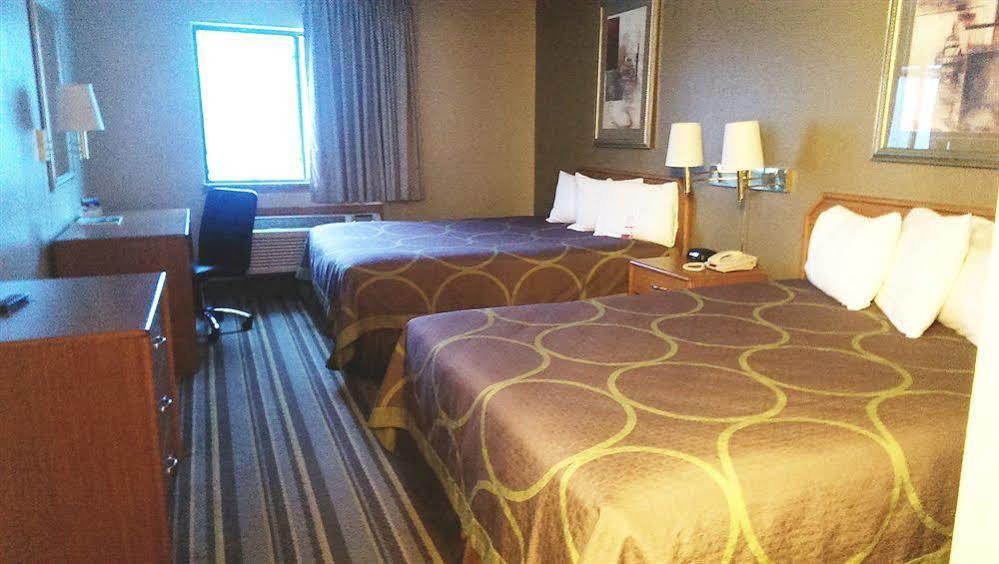 Super 8 By Wyndham Louisville Airport Ngoại thất bức ảnh